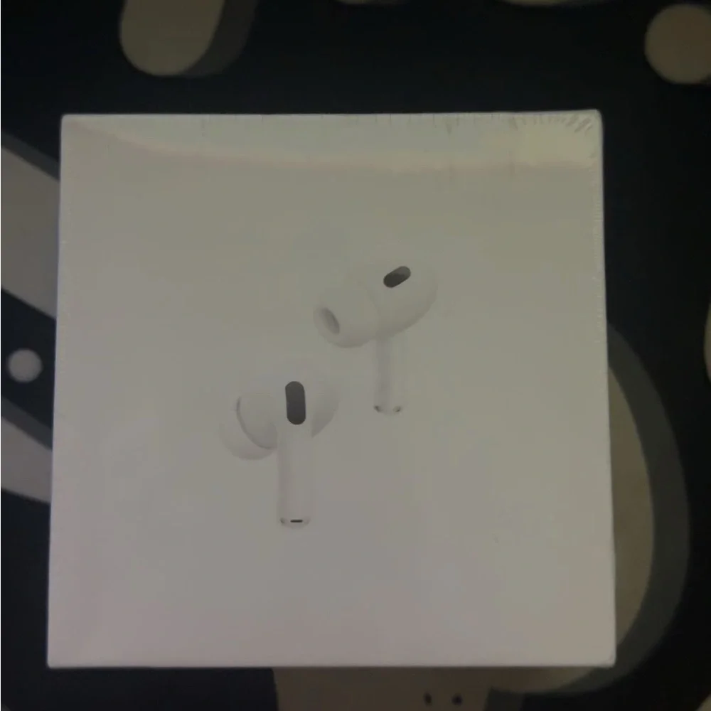 Apple AirPods Pro with MagSafe Charging Case
